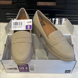 DV by Dolce Vita Women's Beige Lug Loafers